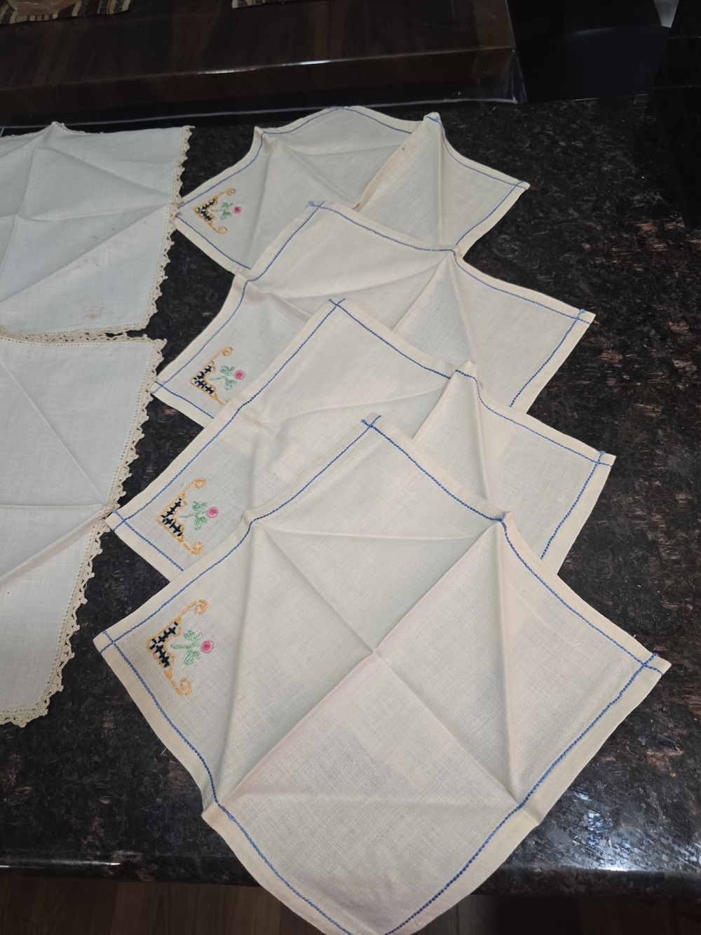 Vintage Embroidered Cream Cotton Hankerchiefs - Picture 2 of 3
